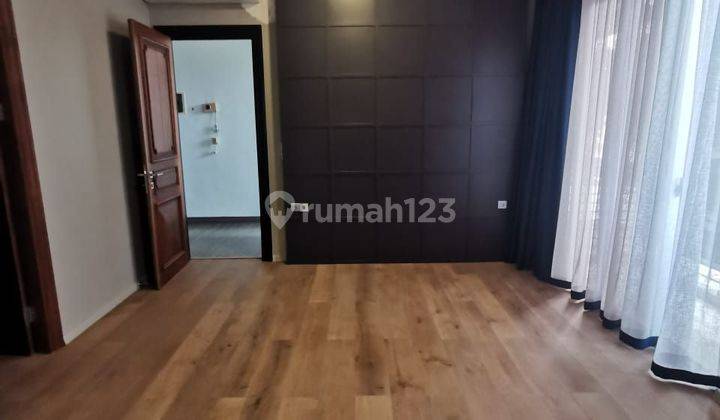 Rumah 2,5lantai, Sudah Renovasi, Shm, Luas Tanah:144m2(8x18)  1