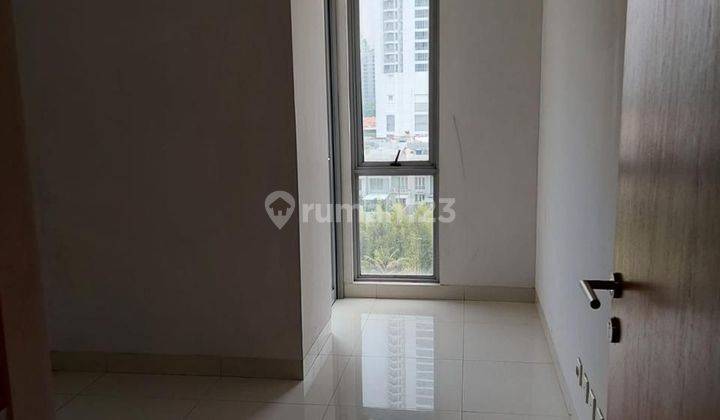 Apartemen 3 Kamar Tidur, Semi Furnished, Sudah Renovasi 2