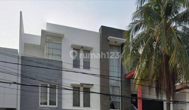 Rumah Sudah Renovasi 3 Lantai, Shm 2