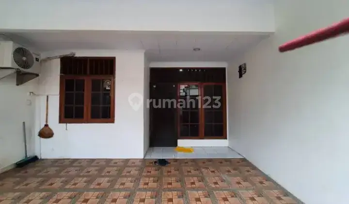 Disewakan Rumah 2 Lantai Taman Malaka Duren Sawit Jakarta Timur 2