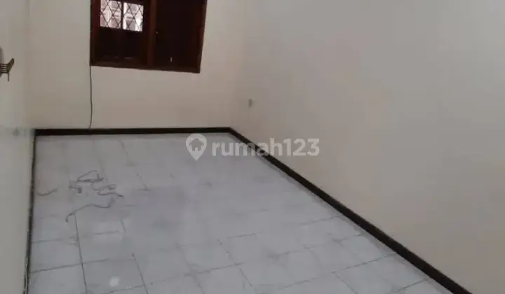 Disewakan Rumah 2 Lantai Taman Malaka Duren Sawit Jakarta Timur 4