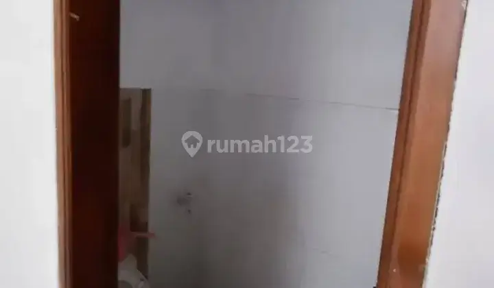 Disewakan Rumah 2 Lantai Taman Malaka Duren Sawit Jakarta Timur 8
