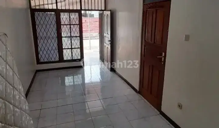 Disewakan Rumah 2 Lantai Taman Malaka Duren Sawit Jakarta Timur 11