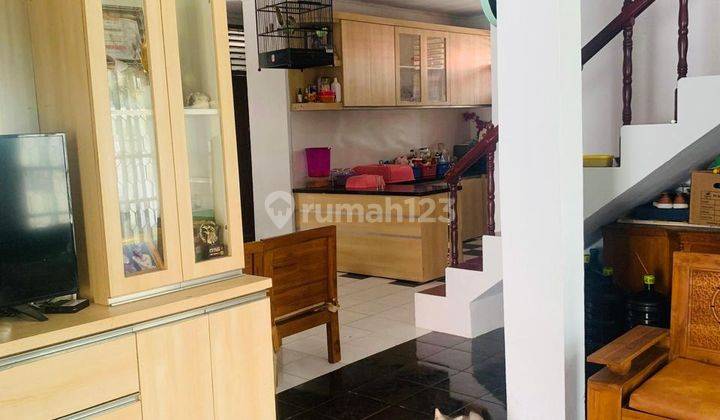 Rumah 2 Lantai Dekat Masjid Dengan Halaman Depan Belakang Luas 2