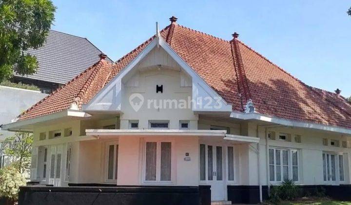 Rumah Kolonial Strategis Ijen Boulevard Malang Kota 1