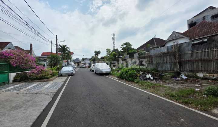 Rumah Jalan Gunung Gunung Bangunan Untuk Kos 2 Lantai