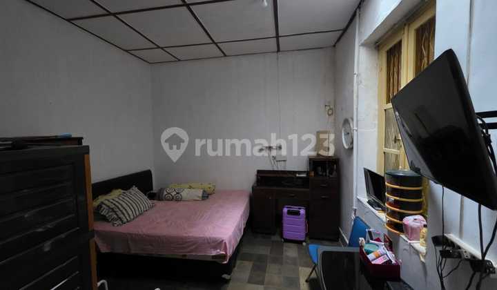 Small Chinatown House Wiromargo Malang City