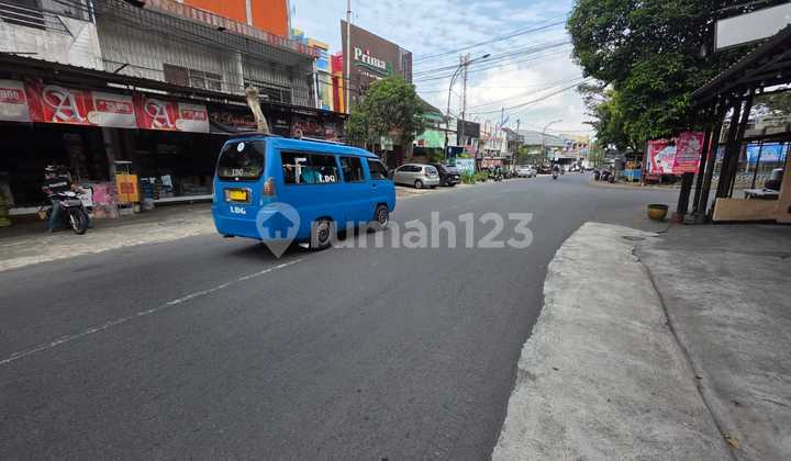 Lucky Poll & Cafe Oro Oro, Strategic Location, Ideal for Business