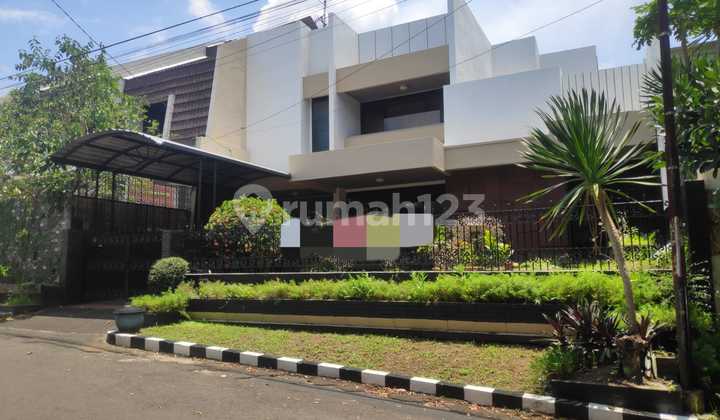 Two-Story House at a Strategic Location on Raya Langsep, Malang City.