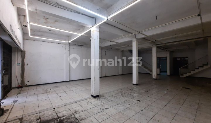 For Rent, Spacious Shop House on Sunandar Priyo Sudarmo Main Road Axis - Malang 2