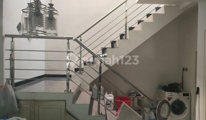 For Rent: Modern Semi-Furnished House in Borobudur Area, Blimbing, Malang 2