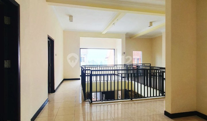 Quick Sale Spacious Villa, Majestic Mountain View in Punten, Batu City