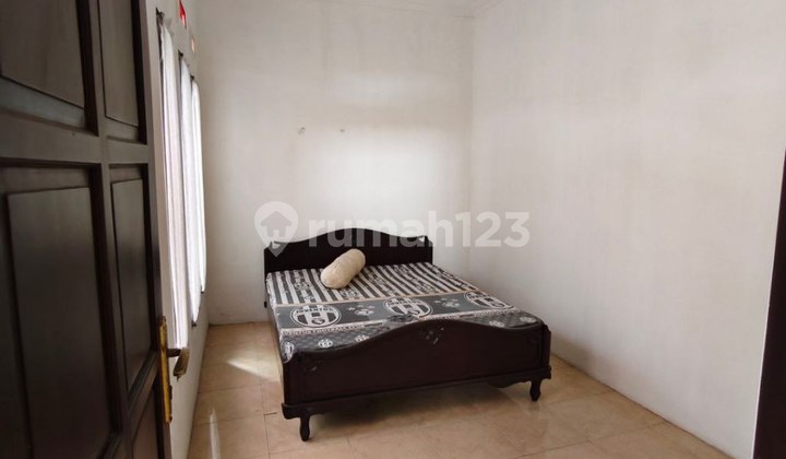 Cheap Sale, Ready-to-Occupy House Suitable for Boarding in Sulfat Area, Malang 2