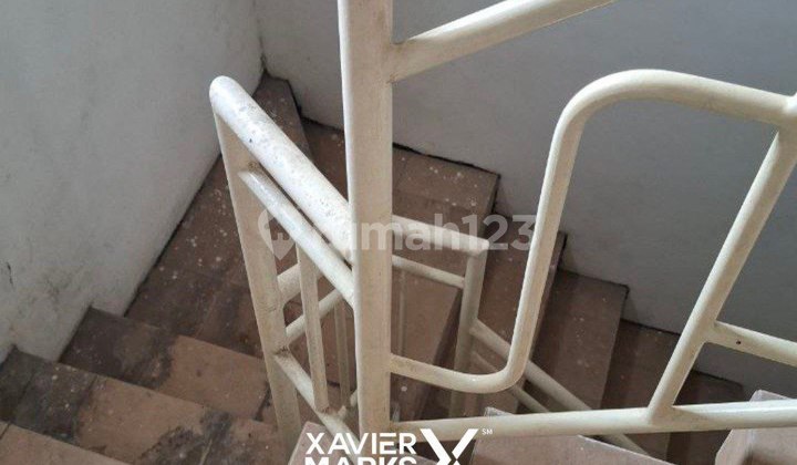 For Rent Strategic 3-Story Shop House on Jln Poros S. Parman, Malang 2