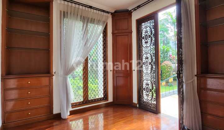 Dijual Rumah mewah di Simpang golf Jakarta Selatan tanah luas 20