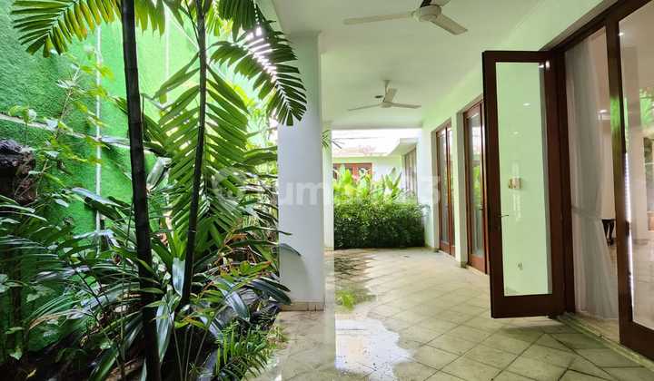 Dijual Rumah mewah di Simpang golf Jakarta Selatan tanah luas 23