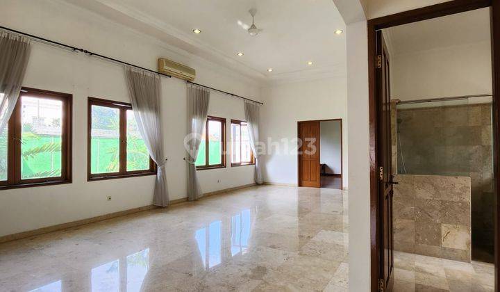 Dijual Rumah mewah di Simpang golf Jakarta Selatan tanah luas 28