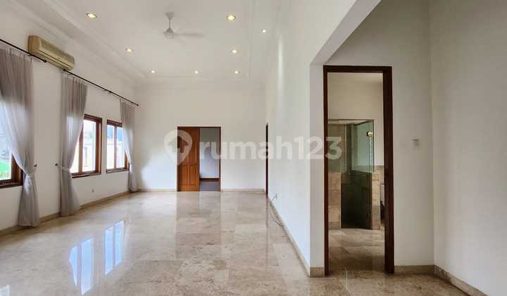 Dijual Rumah mewah di Simpang golf Jakarta Selatan tanah luas 29