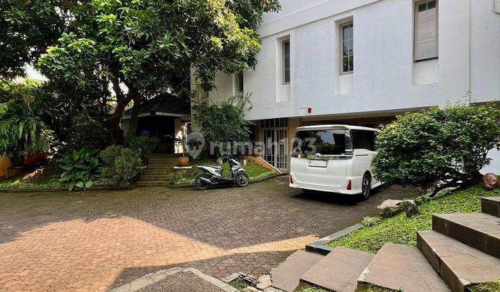 Rumah mewah di Pejaten Barat tanah luas dengan privat pool 1