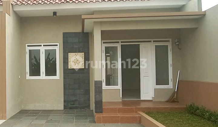 Beautiful House for Sale, Premium Specifications, Ready to Occupy, Located in Cimahi City. Beautiful House for Sale, Premium Specifications, Ready to Occupy, Located in Cimahi City.