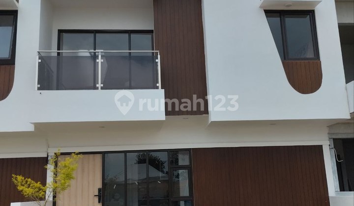 NEW LUXURY HOUSE AFFORDABLE PRICE STILL IN THE NEW CITY AREA OF PARAHYANGAN 2