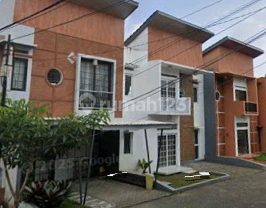 Third Row Japanese House Near Main Road SHM 2