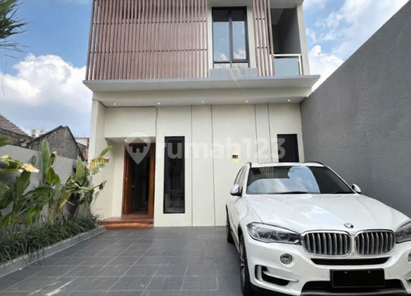 (BANTING HARGA‼️) Rumah 2 Lantai Mewah Design Kontemporer Lokasi Strategis Utara Jogjabay (BANTING HARGA‼️) Rumah 2 Lantai Mewah Design Kontemporer Lokasi Strategis Utara Jogjabay
