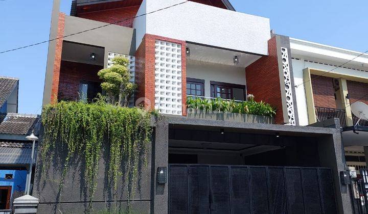 Rumah Mewah Exclusive 3 Lantai Rooftop Dekat Jogjabay 2