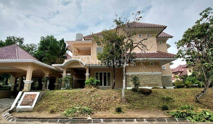 Rumah Mewah 2 Lantai di Perumahan Pesona Merapi Yogyakarta 1