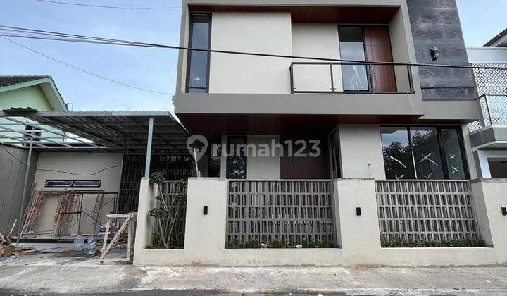 Rumah Mewah Kontemporer 2 Lantai Modern Dekat Kampus Budi Mulia Tajem 2