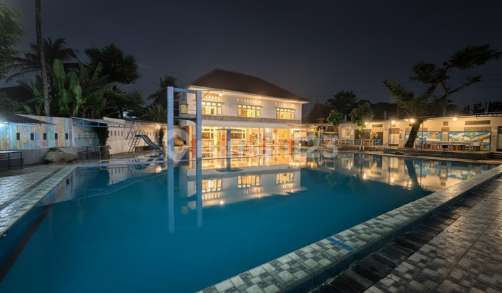 Rumah Luas + Kolam Renang Umum Modern di Palagan Yogyakarta Rumah Luas + Kolam Renang Umum Modern di Palagan Yogyakarta
