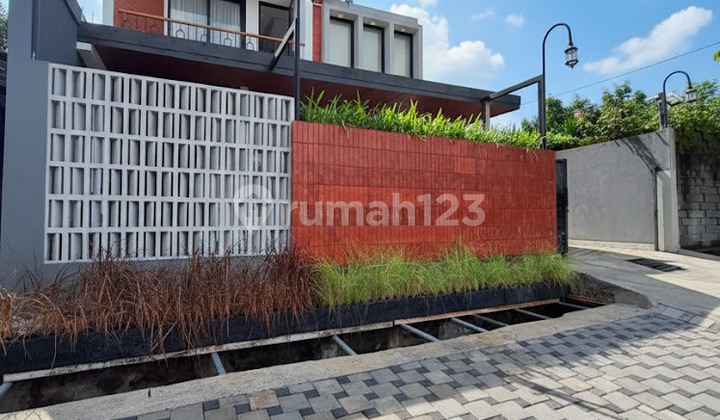 Luxury Living & Smart Investment: Luxury House + 3 Villas with Private Pools in Palagan Sleman