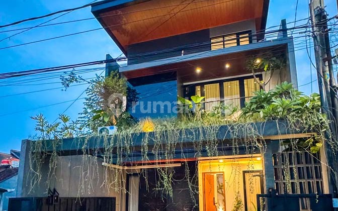RUMAH MEWAH MODERN KONTEMPORER 2 LANTAI FURNISHED JALAN PALAGAN DKT UGM 1
