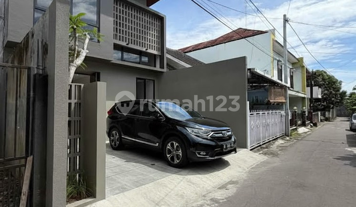 Luxurious 2-Story Fully Furnished House Near UGM 2