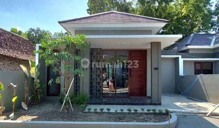 Rumah Cantik Siap Huni Utara Tajem Dekat Sd Budi Mulia 1