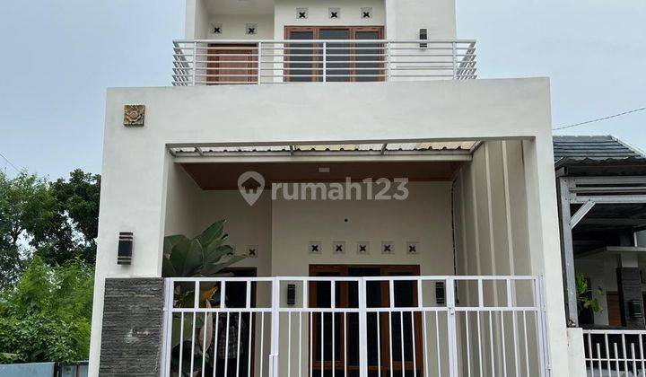 Rumah Baru 2 lantai Siap Huni Strategis Pinggir Jalan di Potorono 2