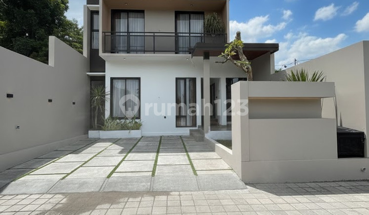 Rumah Mewah 2 Lantai Kontemporer Modern Full Furnished Timur Uii