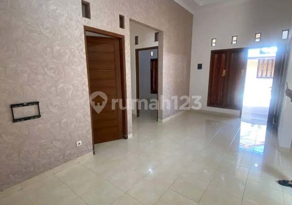 Rumah cantik minimalis di Wiyoro Dekat Blok O akses jalan lebar keamanan 24 jam