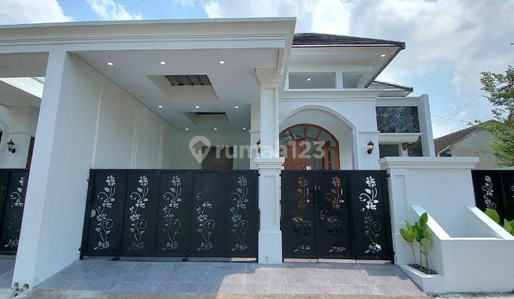 Rumah Mewah Klasik Modern Dekat Uii Jakal 2