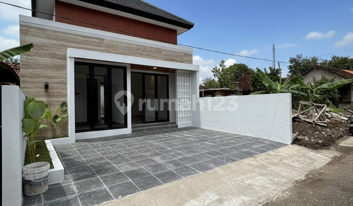 Beautiful Limasan Modern House Near Kasongan Pottery Craft Industry Center, Kasihan, Bantul 2
