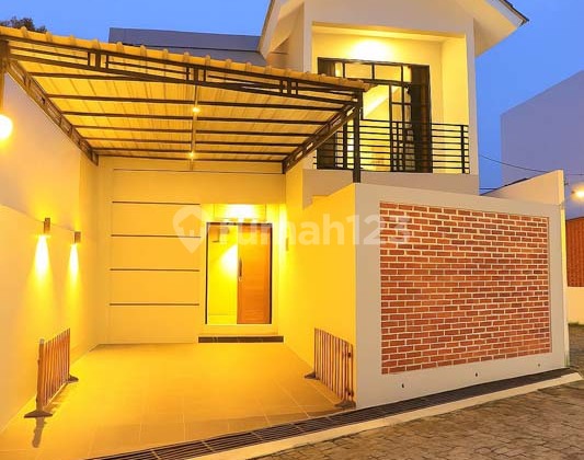Modern Aesthetic Villa Fully Furnished Ready to Occupy Jl. Palagan km 16