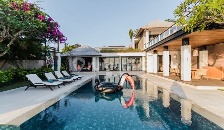 Luxury Villa View Beach