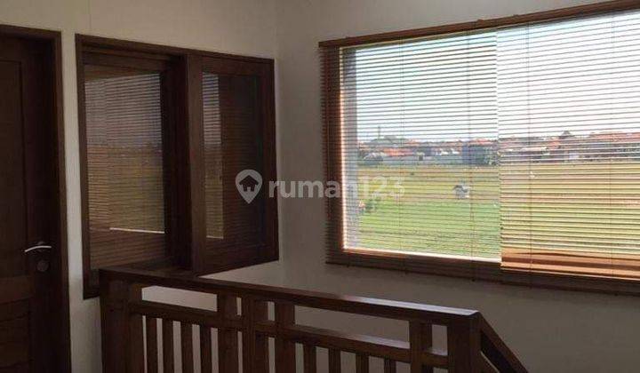 Rumah Semi Villa di Jalan Pulau Moyo 5