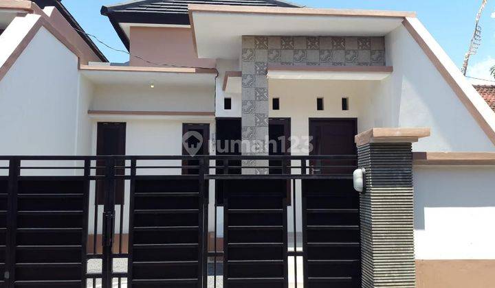 Rumah Mungil Dijual Disesetan 1