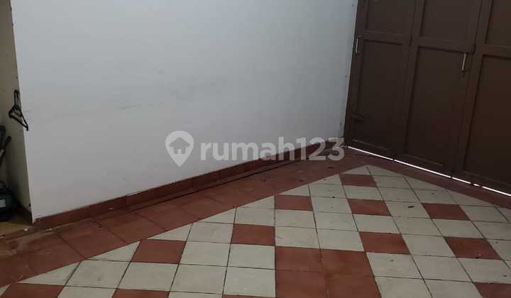 Disewakan Rumah Strategis Luas Sayap Karapitan 2