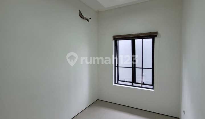 Rumah modern minimalis Mekarwangi 2