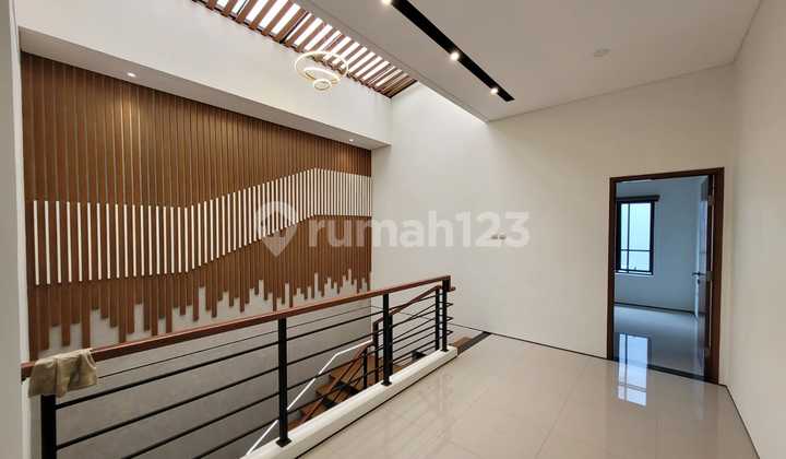 Rumah modern minimalis Mekarwangi 2
