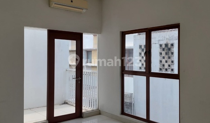 For Sale House in Zebrina Cluster SHM Semi Furnished 030