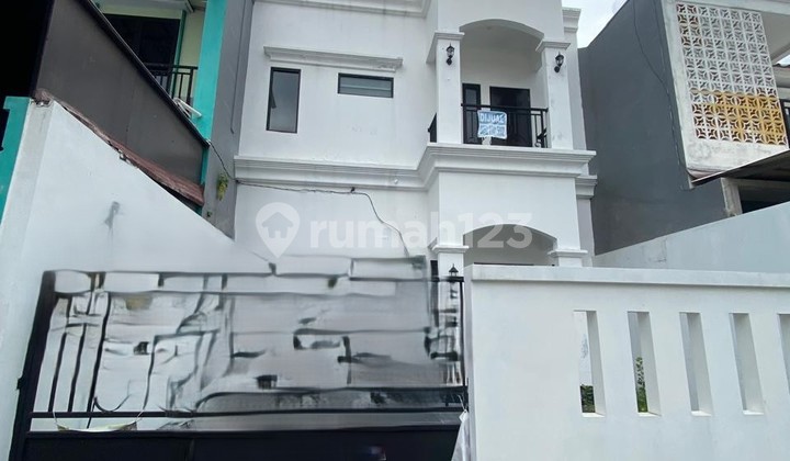 Dijual Rumah Bulevar Harapan Indah - Siap Huni, Desain Elegan (018)