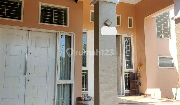 Disewakan Rumah 2 Lantai Plus 6 Ac, Metland Menteng, Cakung, 033 2